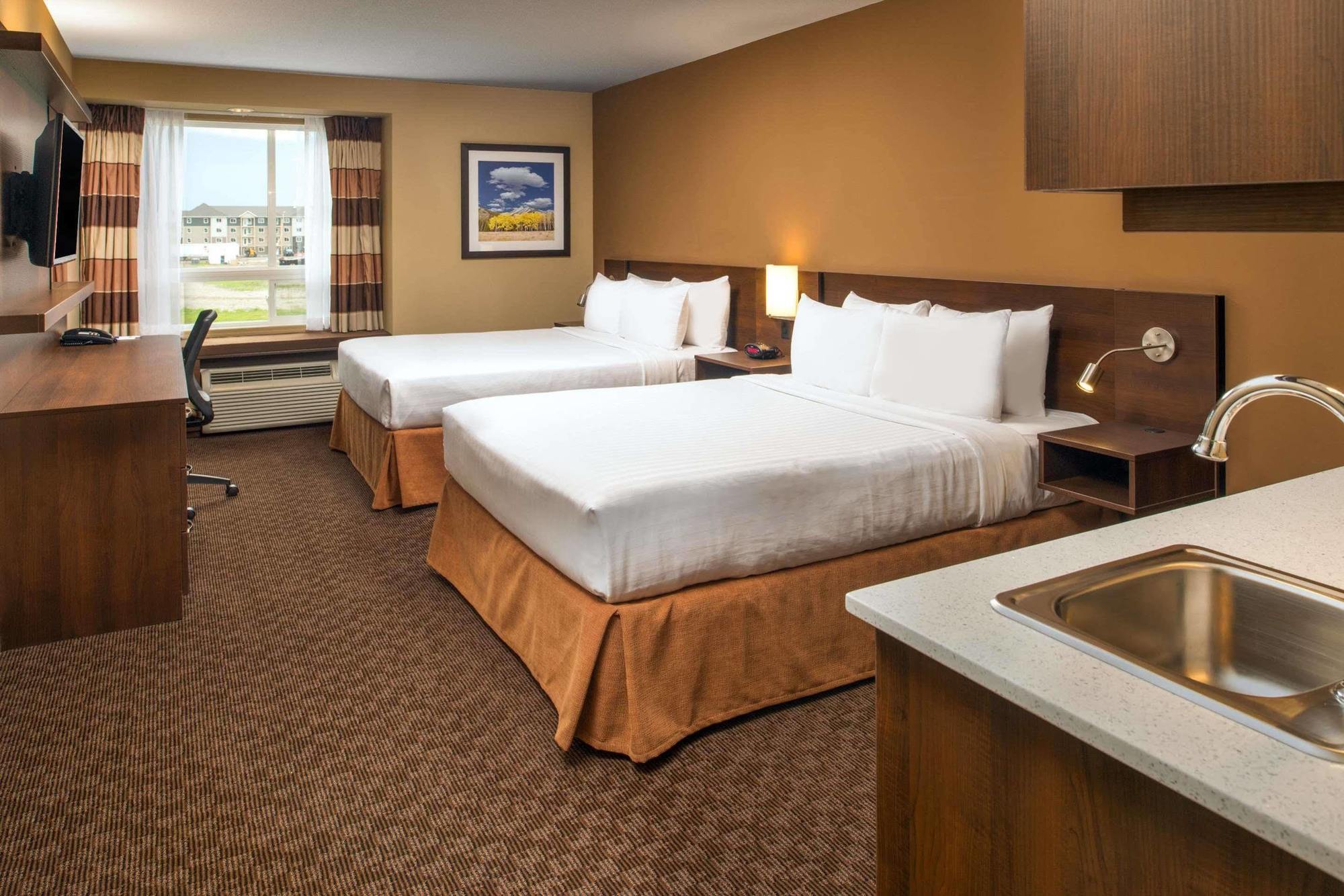 Microtel Inn & Suites By Wyndham Red Deer Buitenkant foto